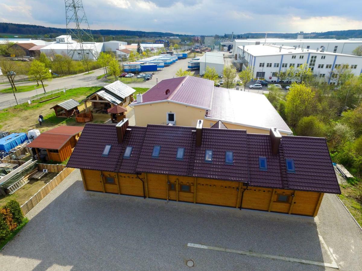Drei Baeren Inn Aichach Exterior photo